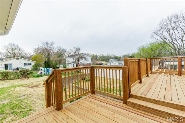 908 Crescent Drive, St Charles, MO 63301