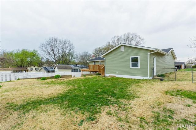 908 Crescent Drive, St Charles, MO 63301