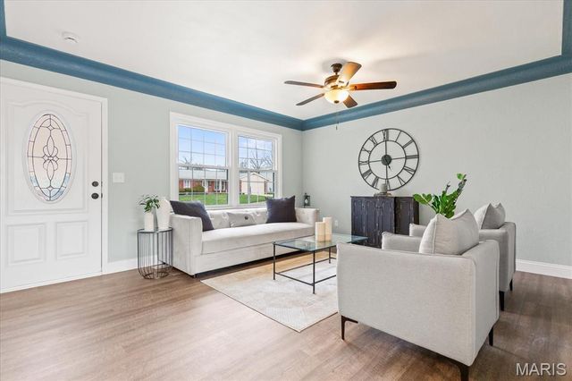 908 Crescent Drive, St Charles, MO 63301