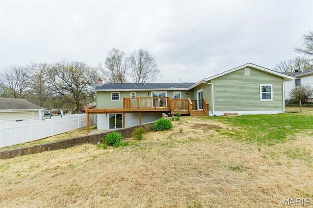 908 Crescent Drive, St Charles, MO 63301