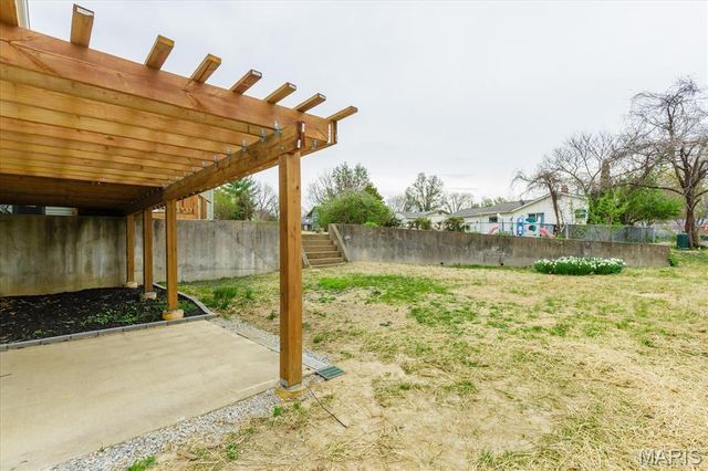 908 Crescent Drive, St Charles, MO 63301