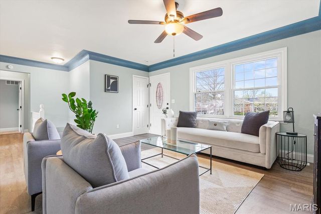 908 Crescent Drive, St Charles, MO 63301