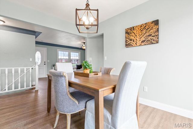 908 Crescent Drive, St Charles, MO 63301