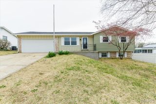 908 Crescent Drive, St Charles, MO 63301