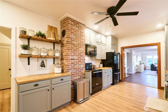 25630 Jim Creek Rd, Arlington, WA 98223