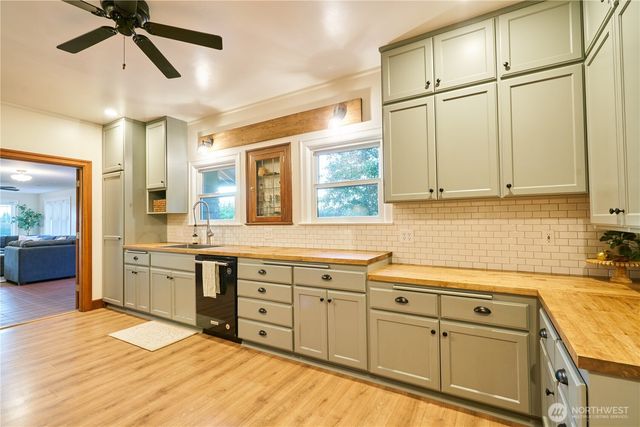 25630 Jim Creek Rd, Arlington, WA 98223