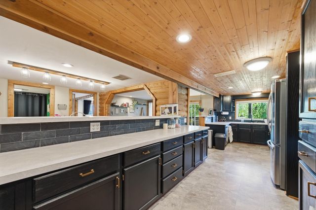 1232 E 95th, Haysville, KS 67060