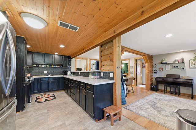 1232 E 95th, Haysville, KS 67060