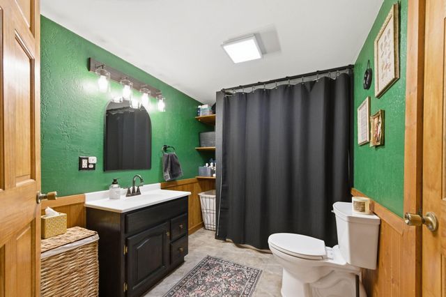 1232 E 95th, Haysville, KS 67060