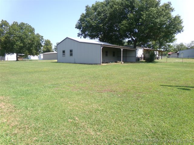 Lake Lane, Checotah, OK 74426