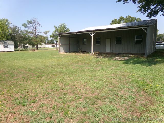 Lake Lane, Checotah, OK 74426