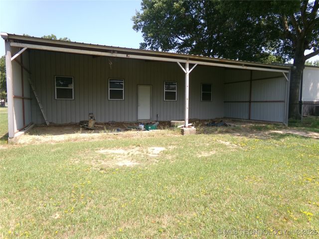 Lake Lane, Checotah, OK 74426