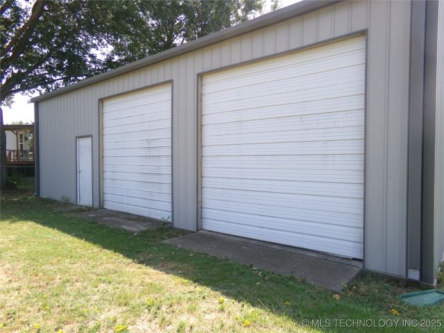 Lake Lane, Checotah, OK 74426