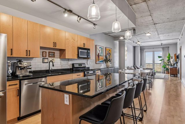 212 N 1st Street 512, Minneapolis, MN 55401