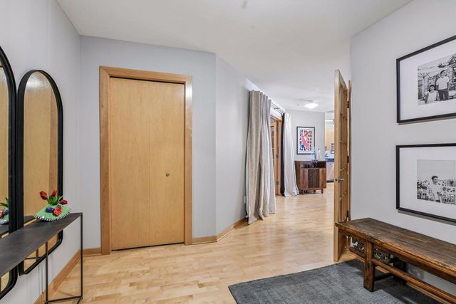 212 N 1st Street 512, Minneapolis, MN 55401