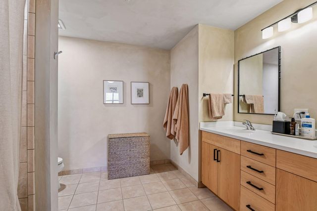 212 N 1st Street 512, Minneapolis, MN 55401