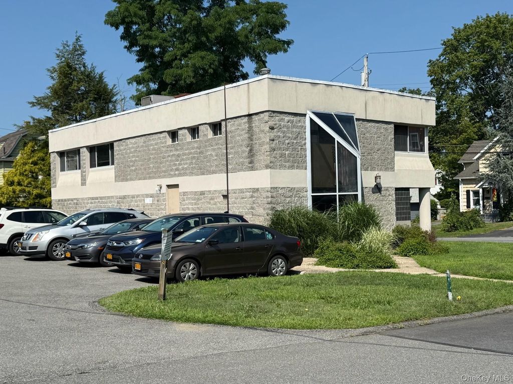 6 Lincoln Avenue, Pleasantville, NY 10570 — photo 2