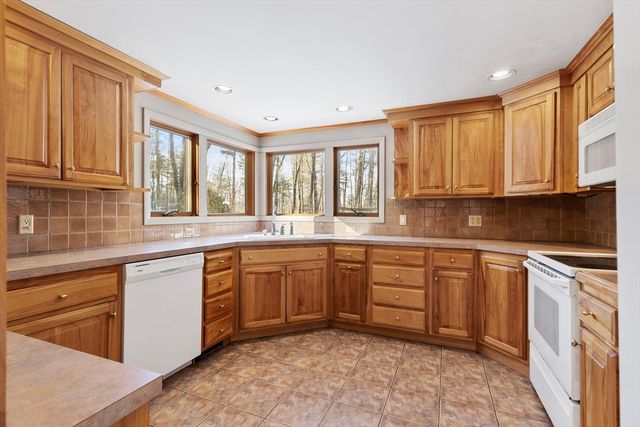 7 Kelley Rd, Acton, MA 01720