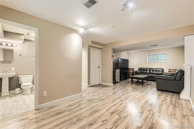 6225 E Mississippi Avenue, Denver, CO 80224