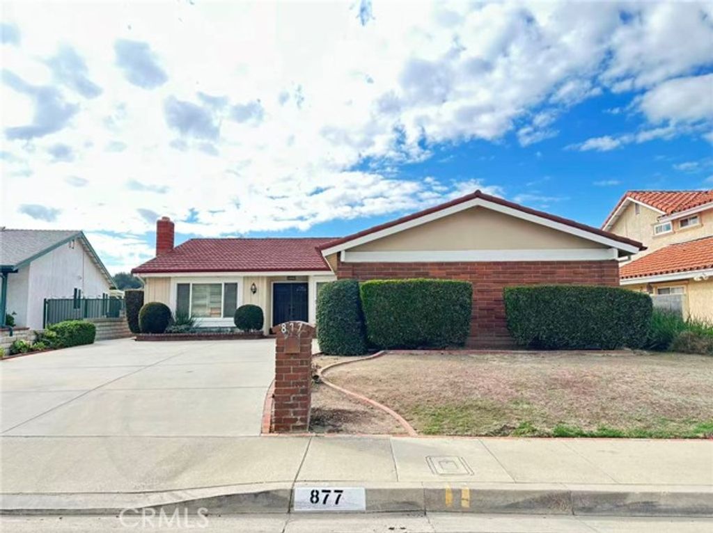 877 Golden Prados Dr, Diamond Bar, CA 91765