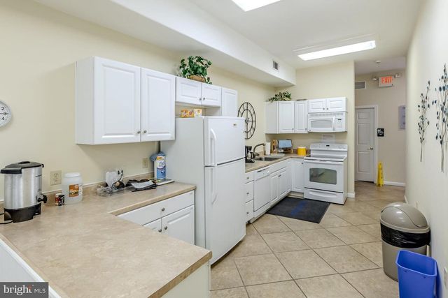 32 PAUL REVERE CT, Millville, NJ 08332