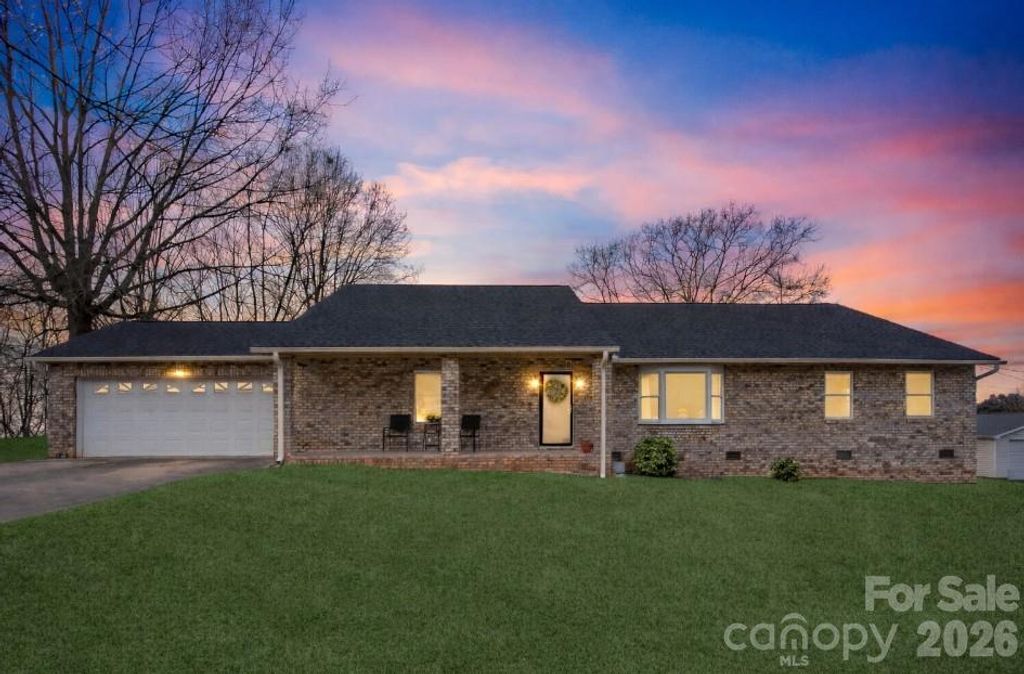 1304 Cambridge Drive, Shelby, NC 28152