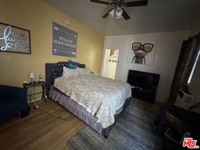 20 -22 Breeze Avenue, Venice, CA 90291