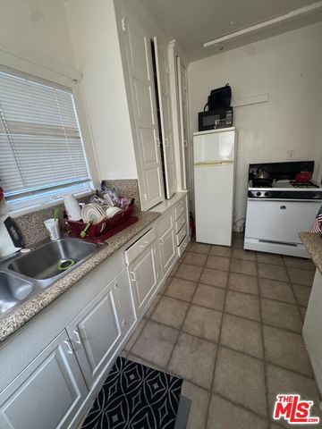 20 -22 Breeze Avenue, Venice, CA 90291