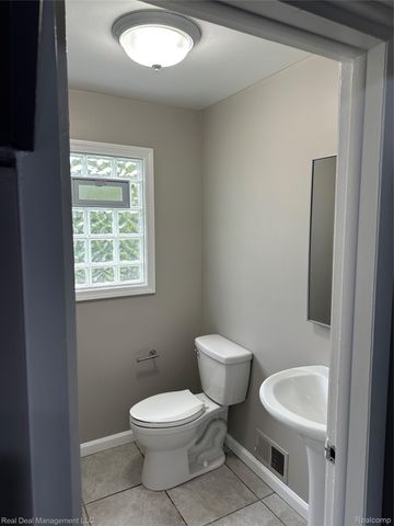 171 Bassett Street, Pontiac, MI 48341