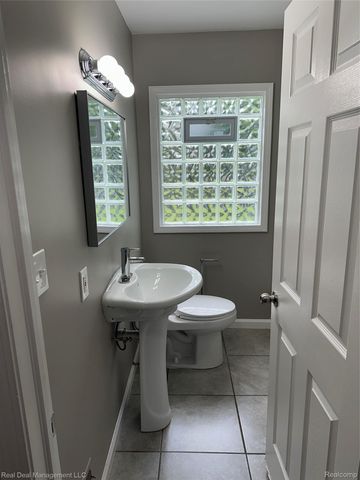 171 Bassett Street, Pontiac, MI 48341