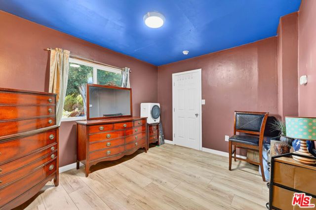 916 E 68th Street, Inglewood, CA 90302