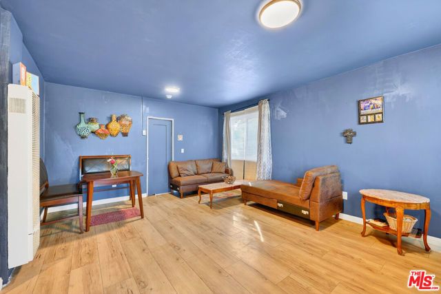 916 E 68th Street, Inglewood, CA 90302