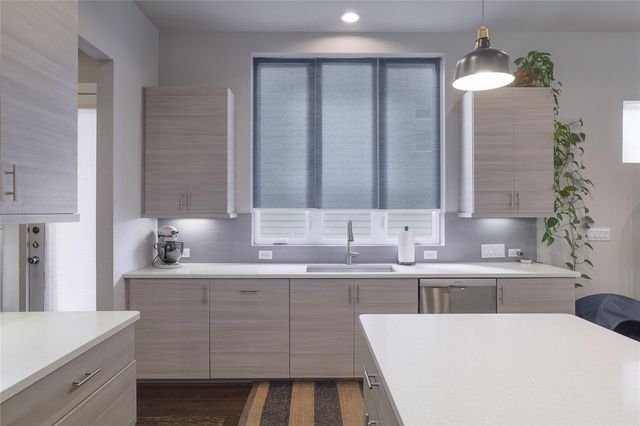 6021 Seville DR, Austin, TX 78724