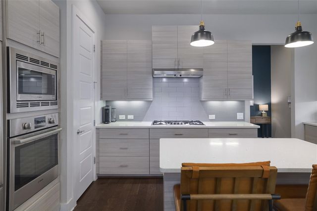 6021 Seville DR, Austin, TX 78724