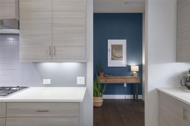 6021 Seville DR, Austin, TX 78724