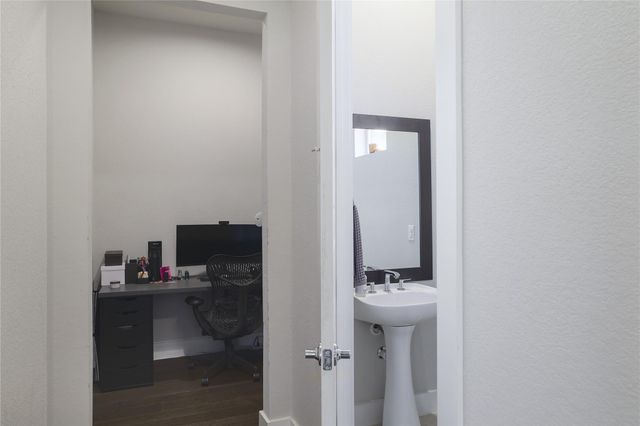 6021 Seville DR, Austin, TX 78724