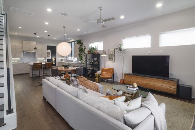 6021 Seville DR, Austin, TX 78724