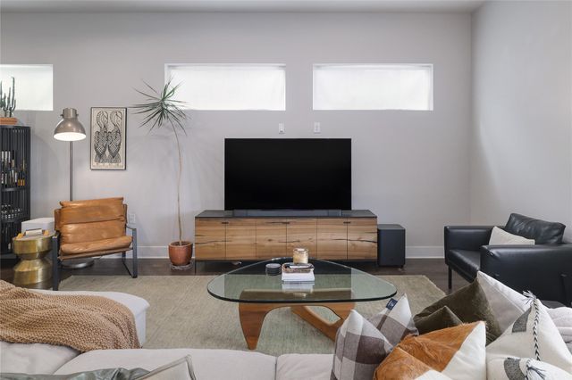 6021 Seville DR, Austin, TX 78724