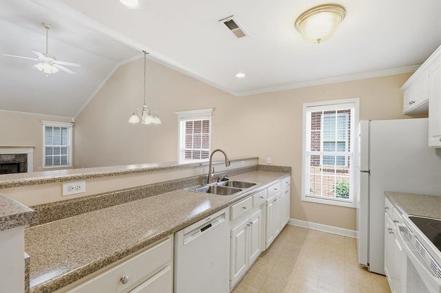 325 Rexford dr, Moore, SC 29369