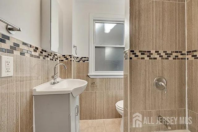 110 17th Street, East Orange, NJ 07017