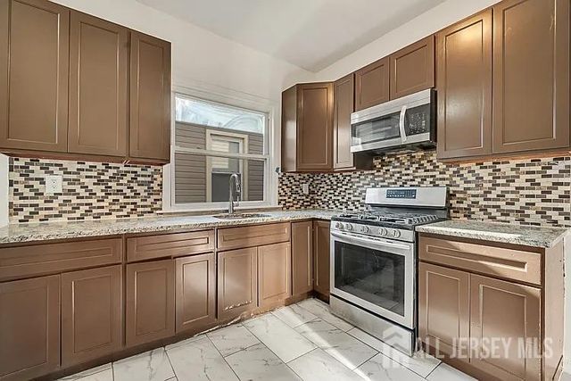 110 17th Street, East Orange, NJ 07017