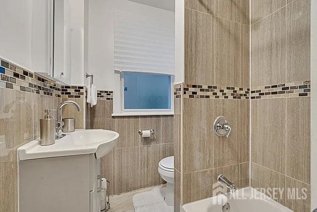 110 17th Street, East Orange, NJ 07017