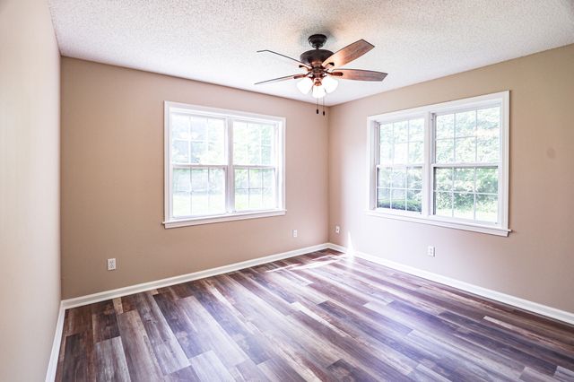 905 Stonebrook Court, Paducah, KY 42003