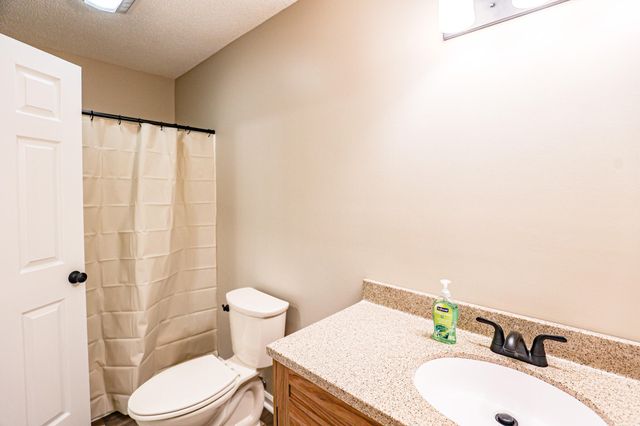 905 Stonebrook Court, Paducah, KY 42003