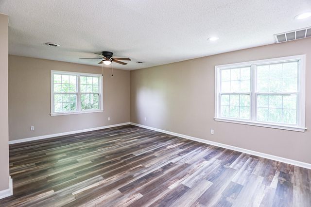 905 Stonebrook Court, Paducah, KY 42003