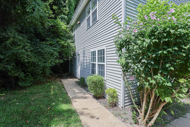 905 Stonebrook Court, Paducah, KY 42003