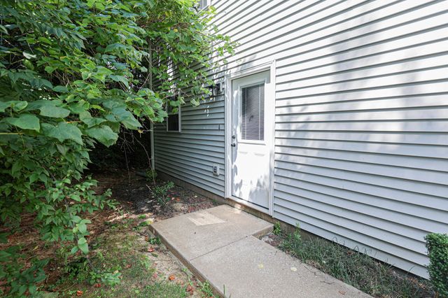 905 Stonebrook Court, Paducah, KY 42003