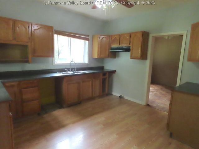 24376 MacCorkle Avenue, Hansford, WV 25103