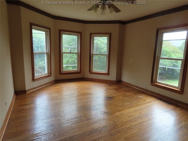 24376 MacCorkle Avenue, Hansford, WV 25103