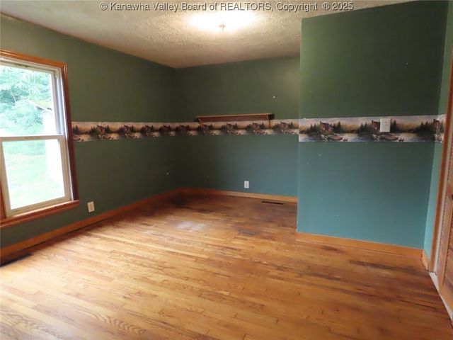 24376 MacCorkle Avenue, Hansford, WV 25103